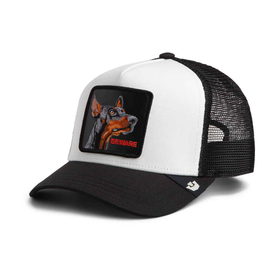 Gorra Goorin Bros Beware Trucker Blanca y Negra Doberman | Our Style Canarias - ourstyle.es