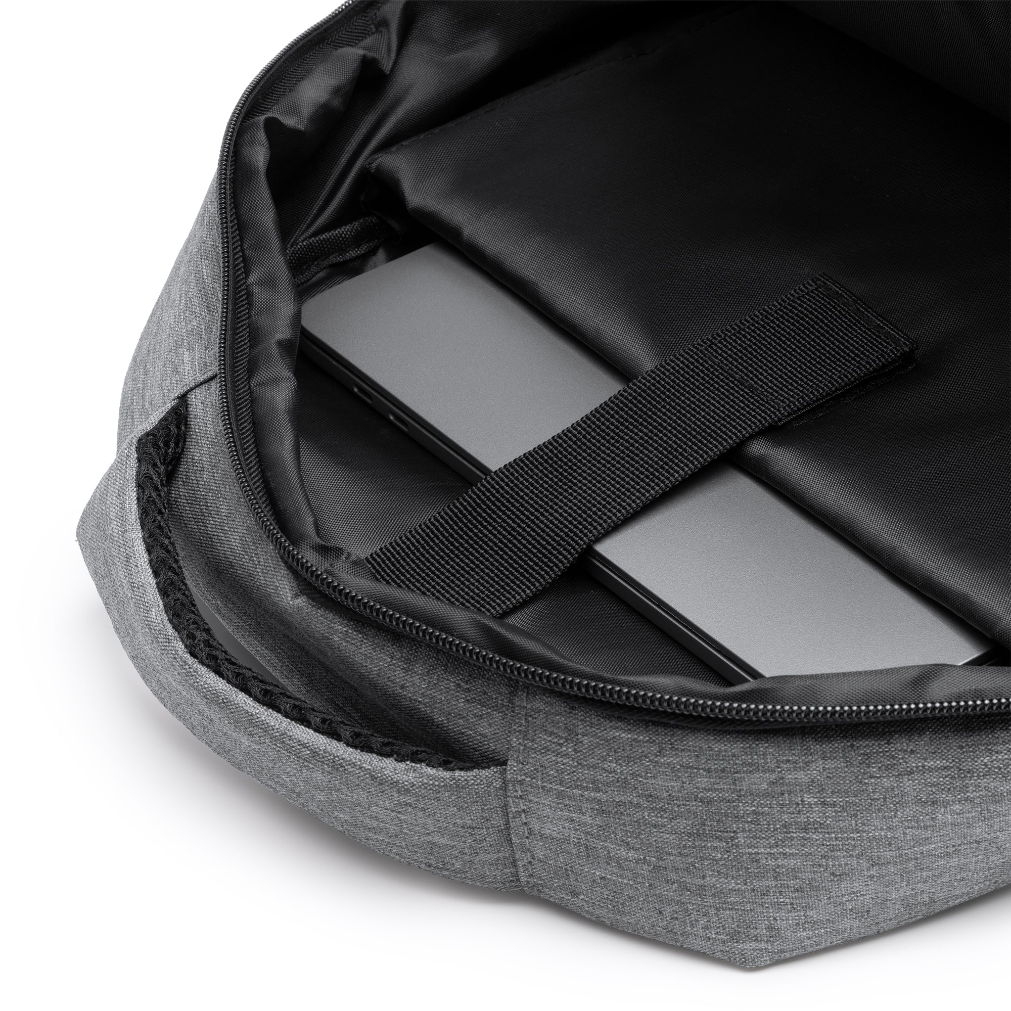 Mochila KITON – RPET 600D con Detalles PU Leather | Our Style Canarias - ourstyle.es