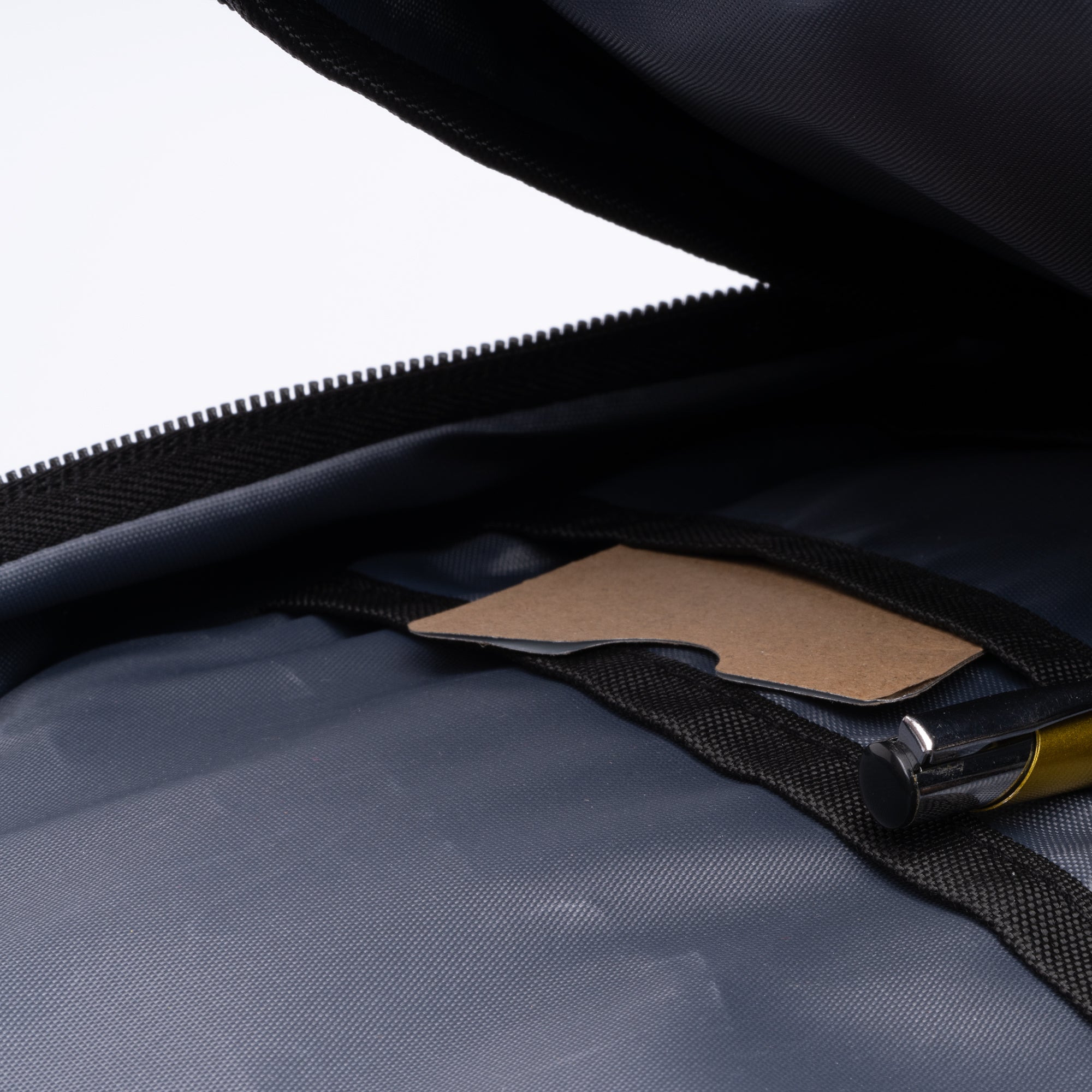 Mochila PATRIK – Ejecutiva RPET 300D Vigoré | Our Style Canarias - ourstyle.es