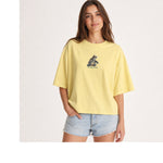 Camiseta Oversize Mujer Light Yellow con Diseño "Al Golpito" | Our Style Canarias - ourstyle.es