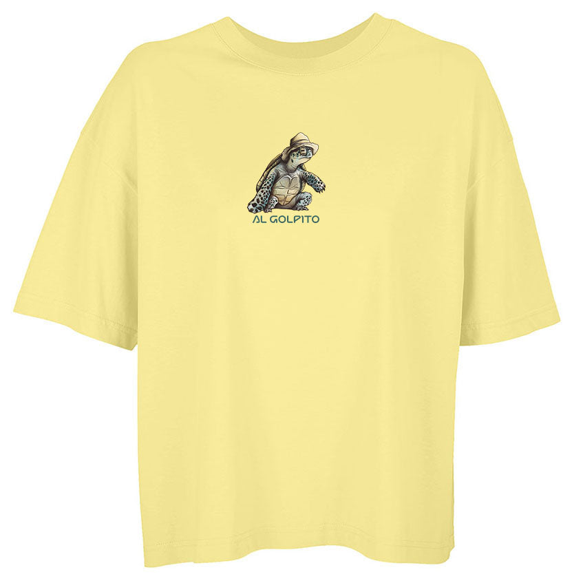 Camiseta Oversize Mujer Light Yellow con Diseño "Al Golpito" | Our Style Canarias - ourstyle.es