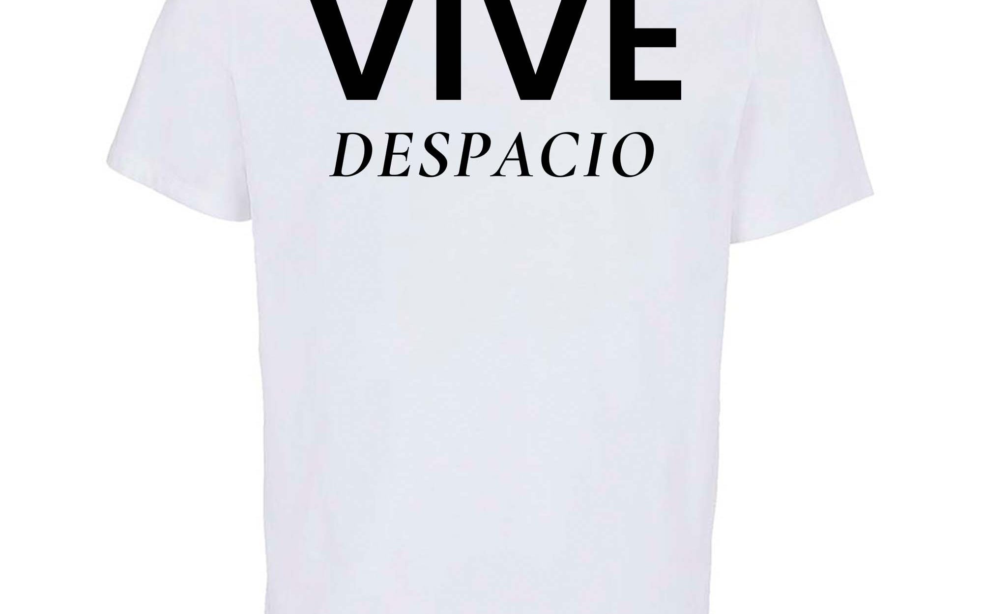 Producto destacado: Camiseta Orgánica "Vive Despacio" | Colección Esencial
