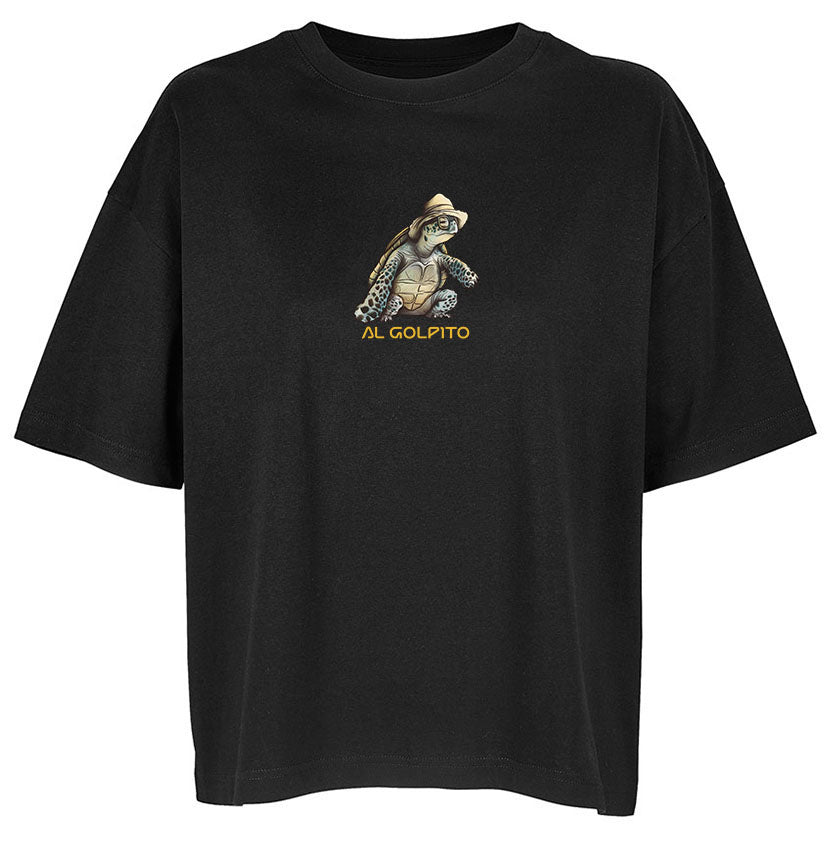 Camiseta Oversize Mujer Negra con Diseño "Al Golpito" | Our Style Canarias - ourstyle.es