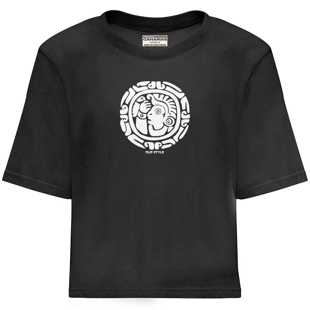 Modelo "Cicer Totem" camiseta ancha y corta